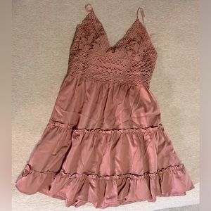 Gorgeous dusty rose mini dress